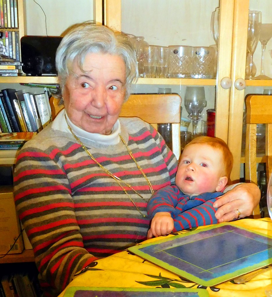 DSCN0403.JPG - Grandma Ana with baby Edward